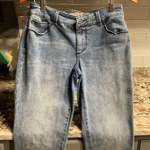 Chico’s light denim So Slimming size 0